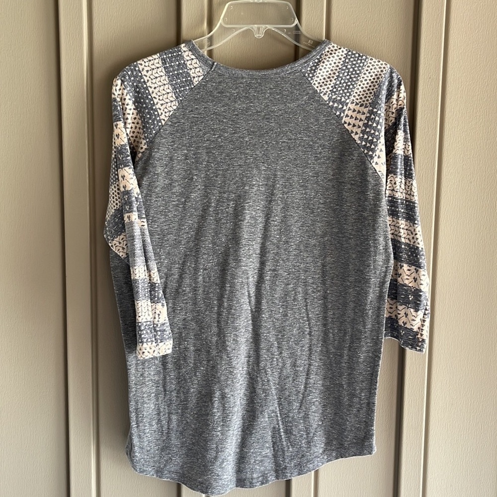 Lularoe Randy Top size Medium - Picture 2 of 4